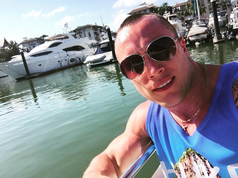  27738392  Andre, 34 ,    -