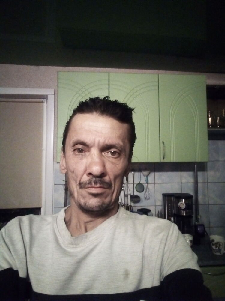  38379122  , 49 ,    