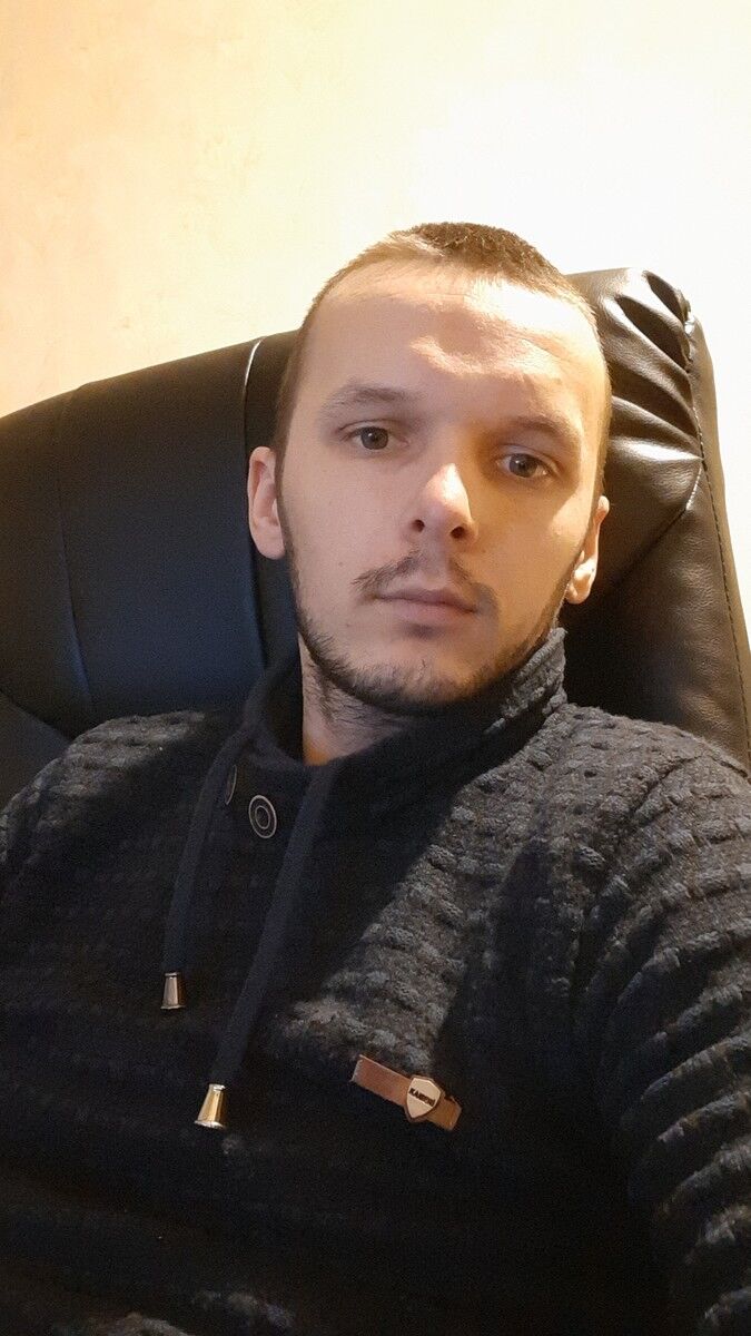  ,   Evhen, 32 ,   ,   , c , 