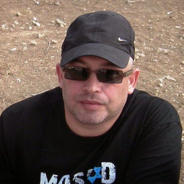 ,   Vlad, 48 ,   ,   