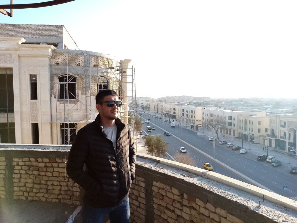  18611652  Azamat, 36 ,    