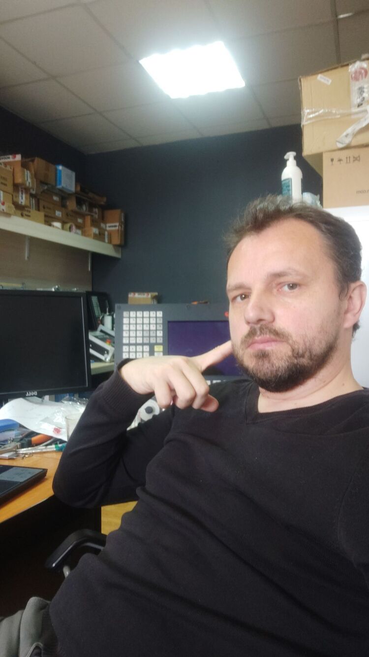  29058142  Alexis, 48 ,    