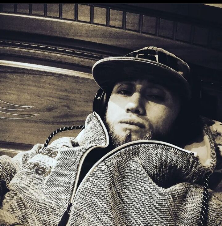  24919882  Maksim, 40 ,    