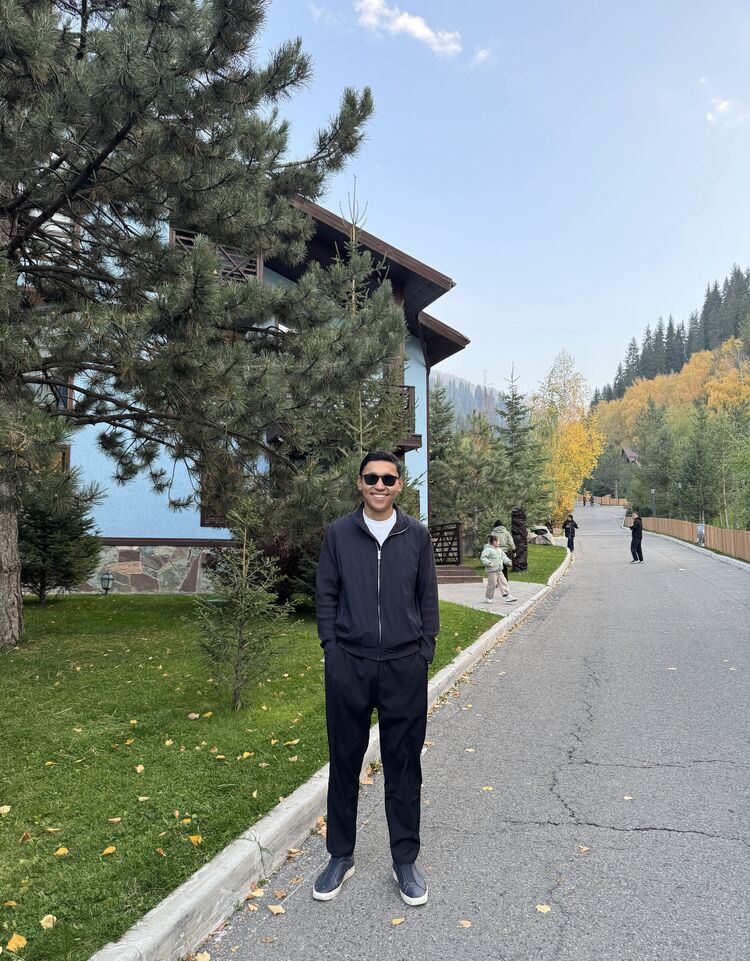  54654312  Madiyar, 25 ,    