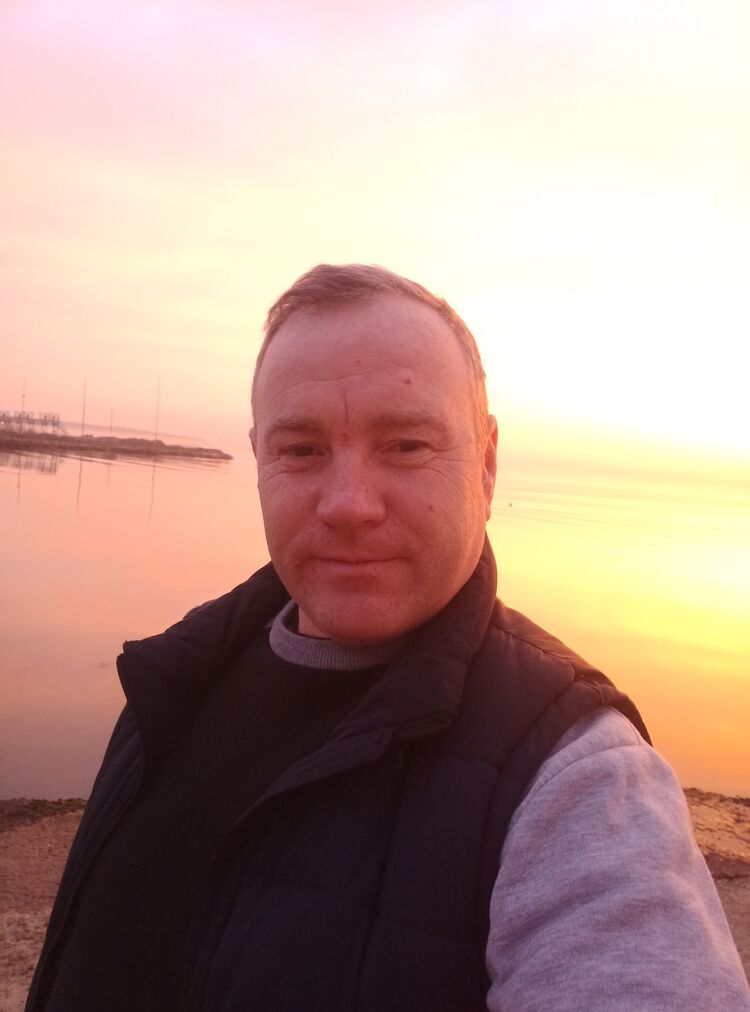  44571112  Sergey, 45 ,    