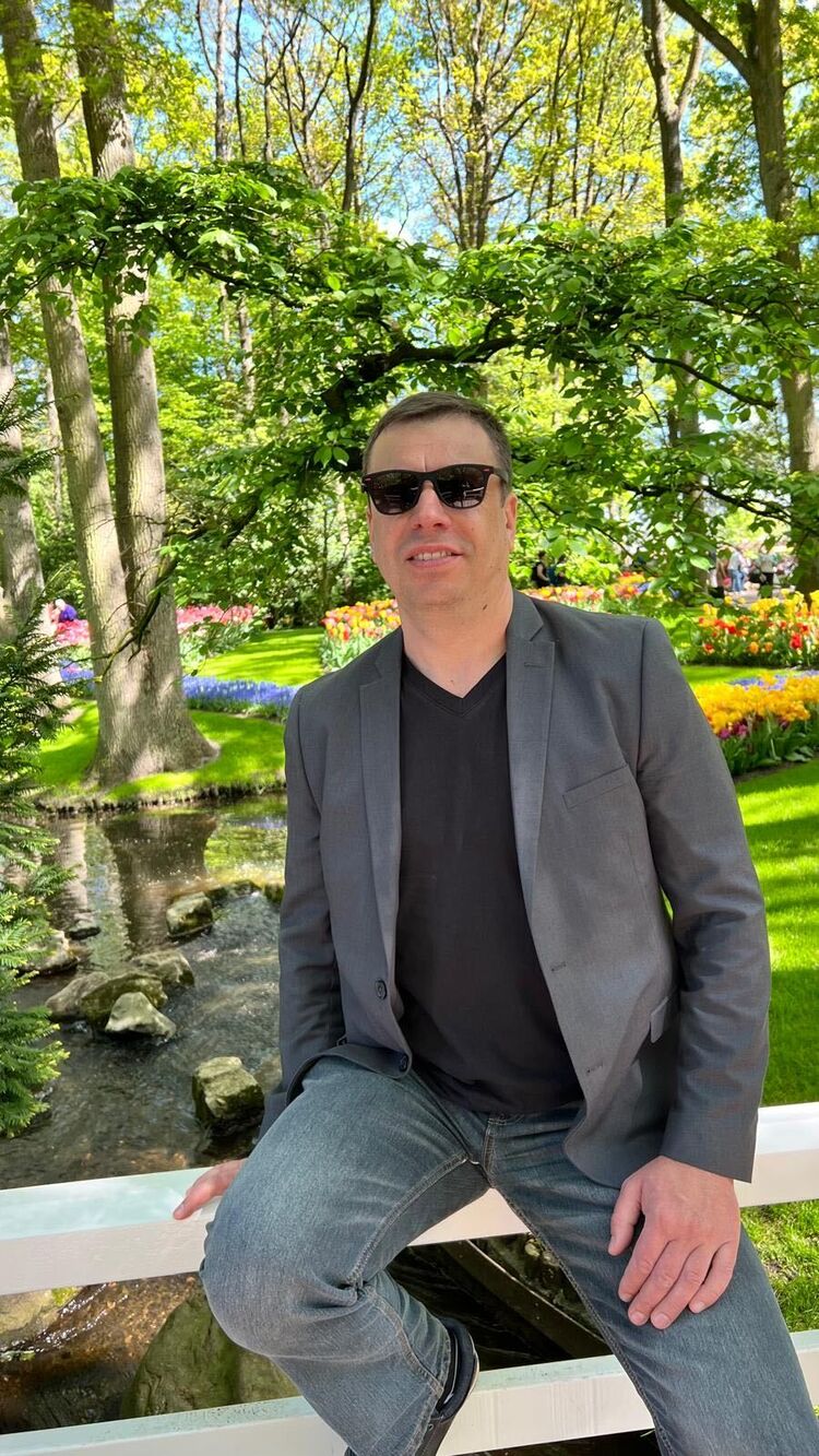  51289482  Andrej, 44 ,    