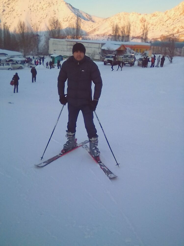  ,   Zak, 38 ,   