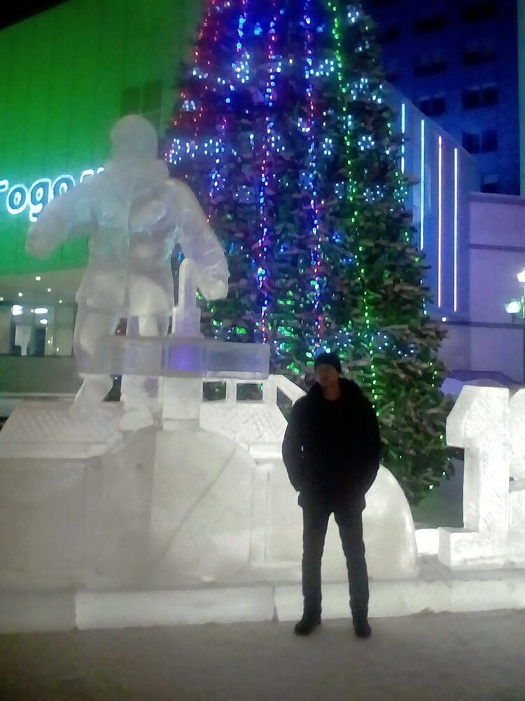  8602452  Roman, 41 ,    