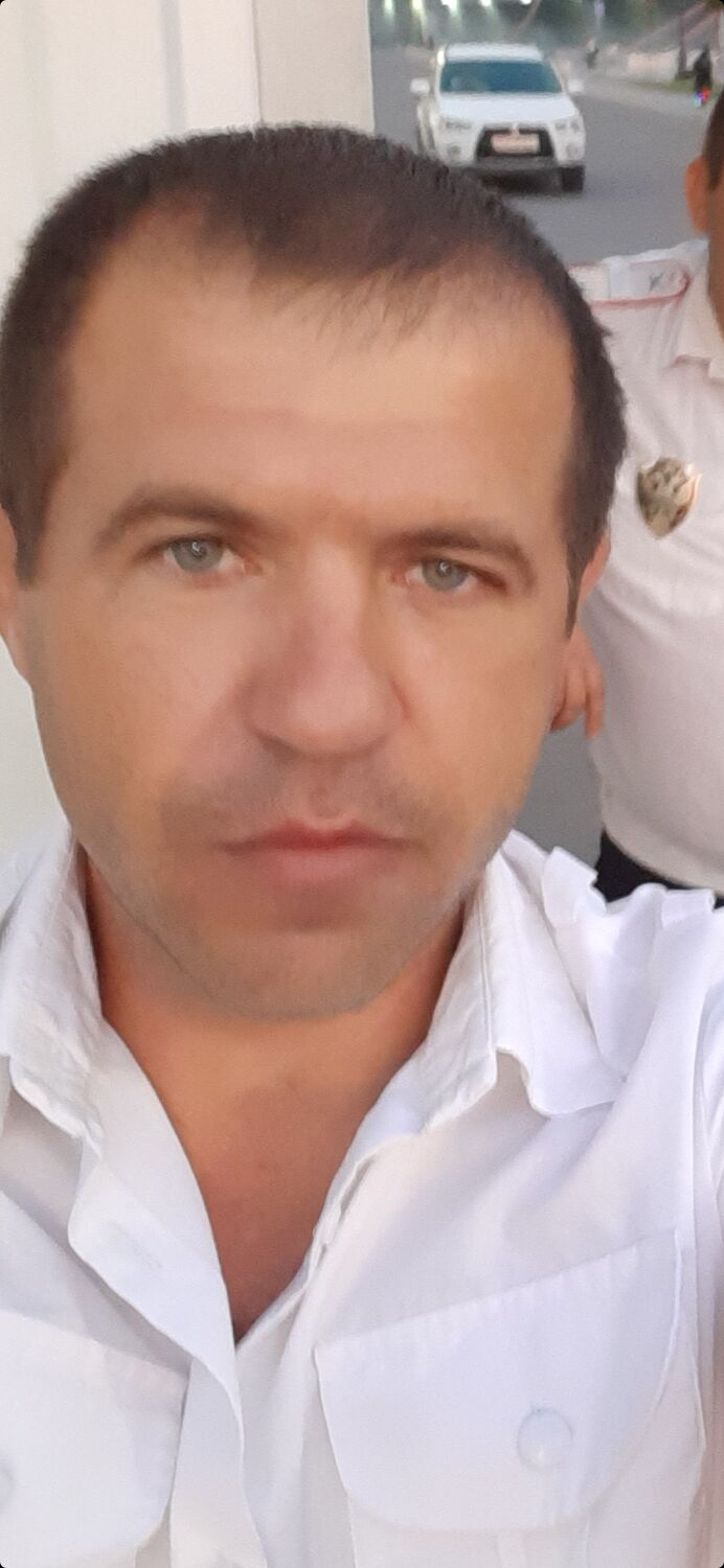  31513602  Alexander, 40 ,    