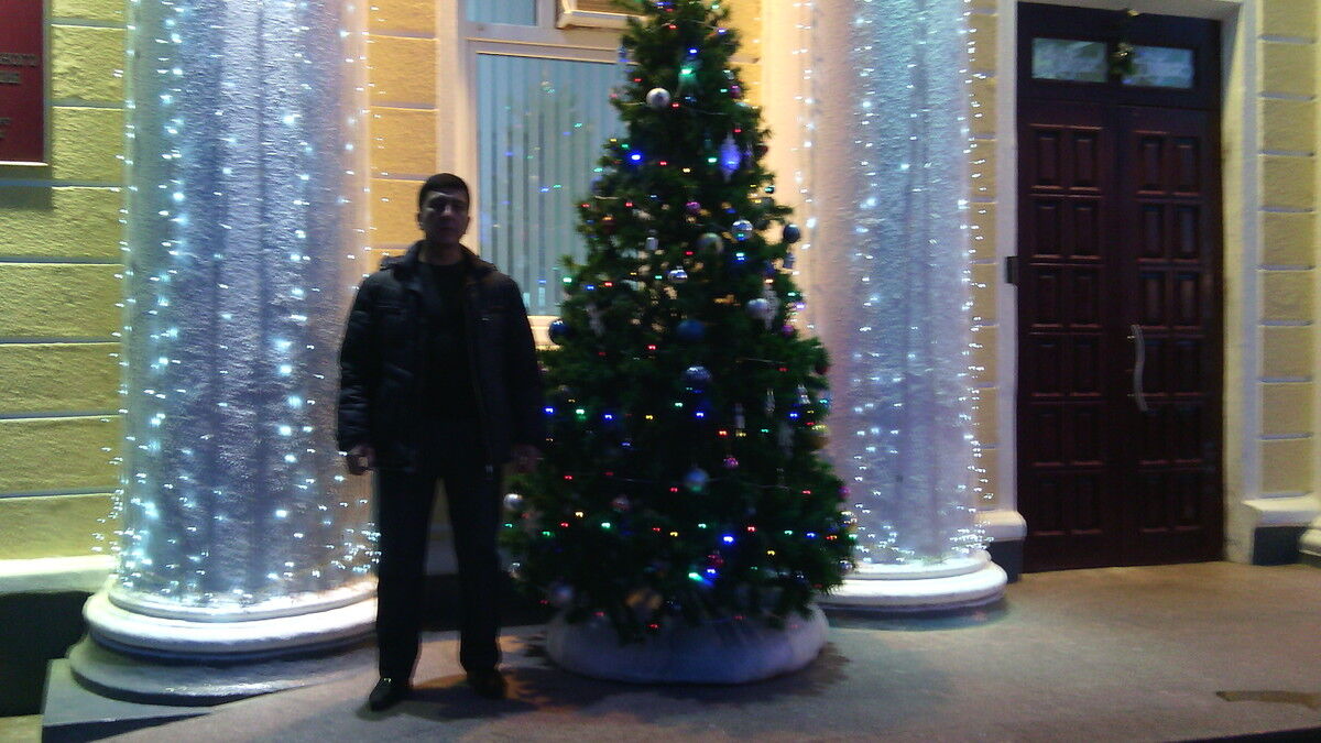 5643692  Kamil, 54 ,    