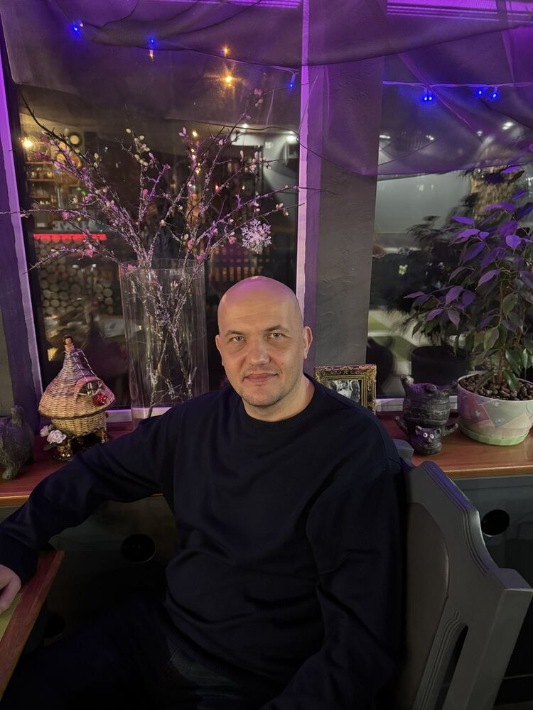  53677222  VIK, 47 ,    