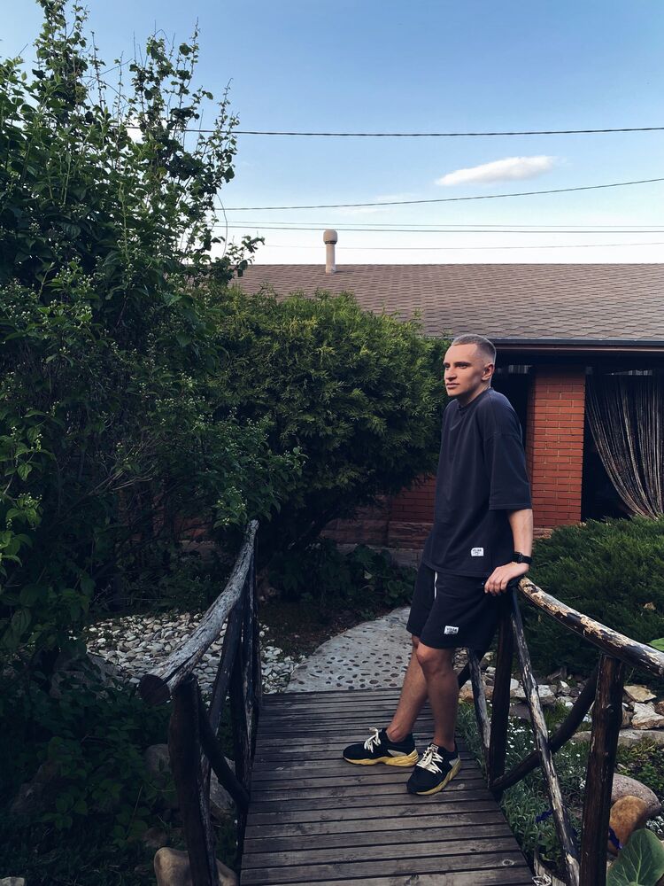   ,   Anton, 33 ,   ,   , c 
