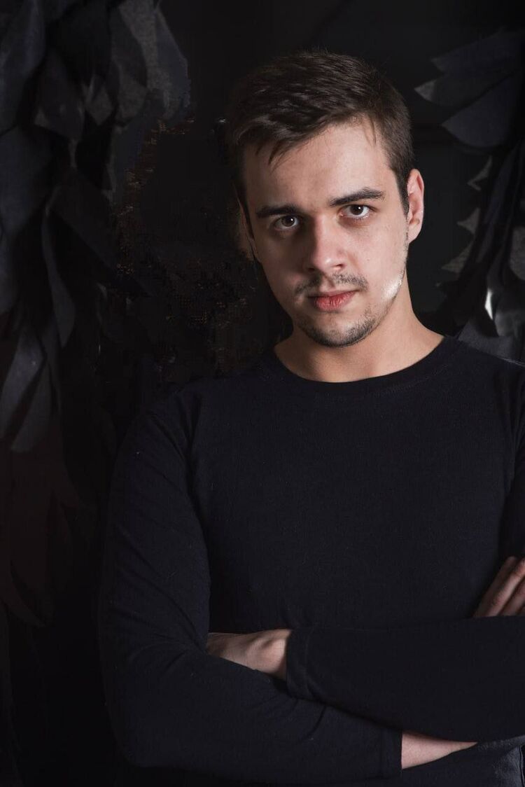  53994162  Artur, 29 ,    