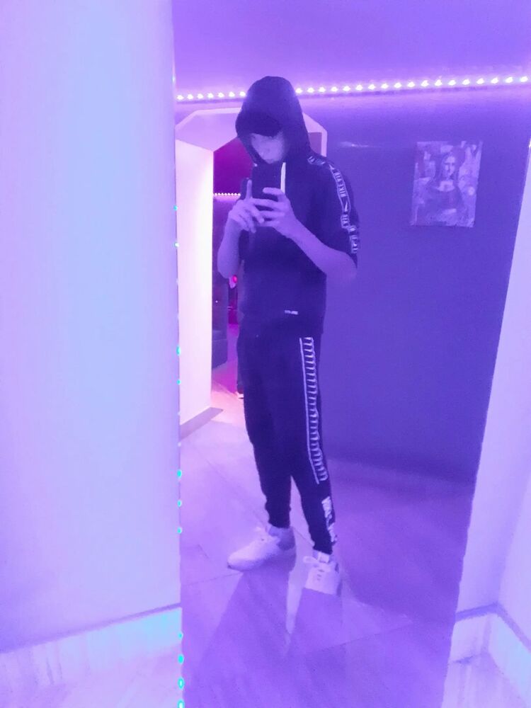  43704782  , 25 ,    