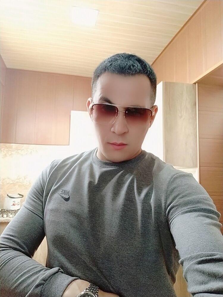  ,   Elbek, 42 ,   