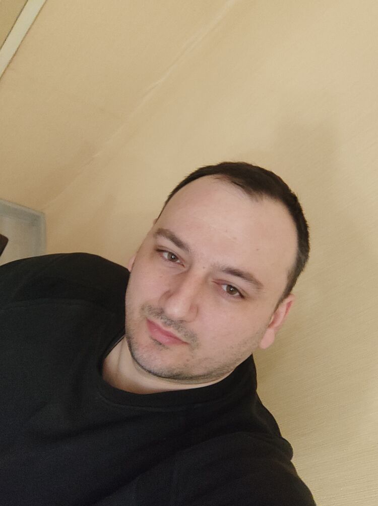  33692452  Vano, 39 ,    
