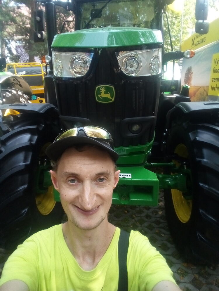  18695112   , 31 ,    Benesov