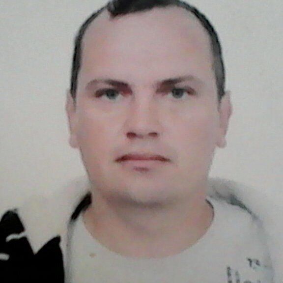  41973242  Andrei, 46 ,    