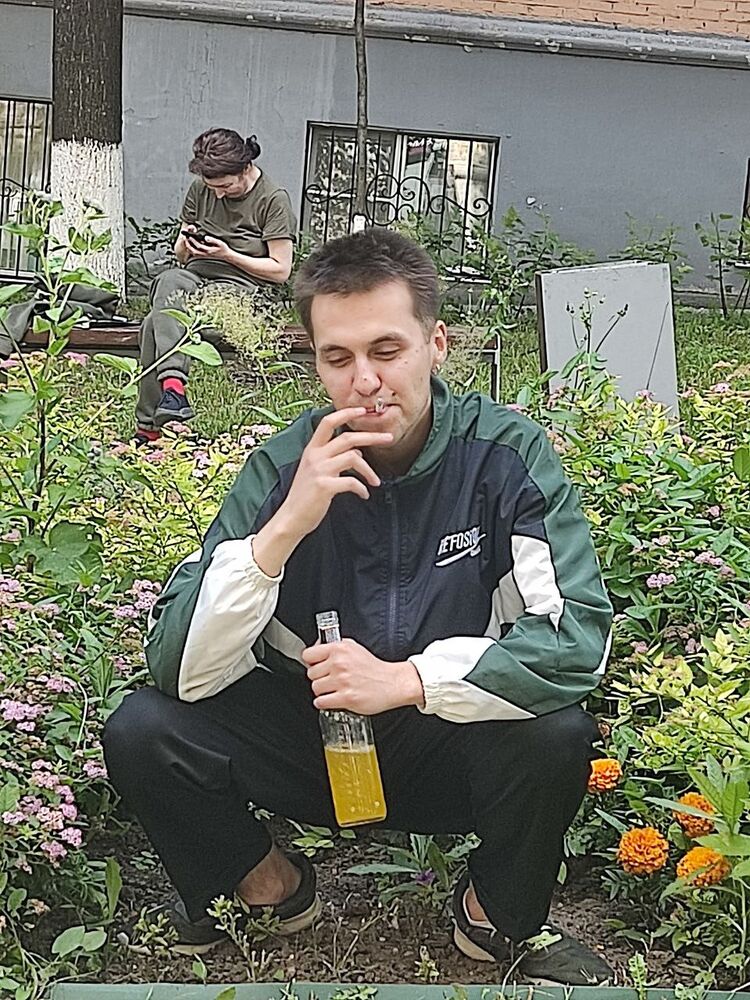  52949442  , 25 ,    