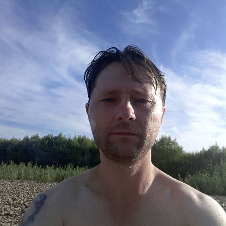  8960162  Sergey, 48 ,    