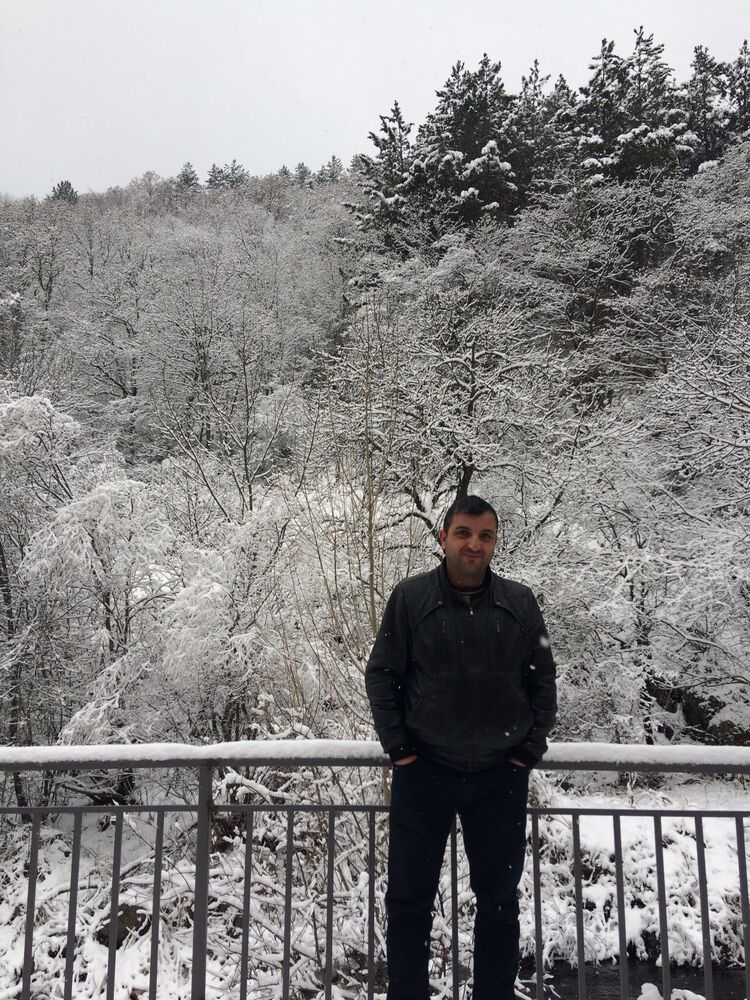  ,   Armen, 35 ,   ,   