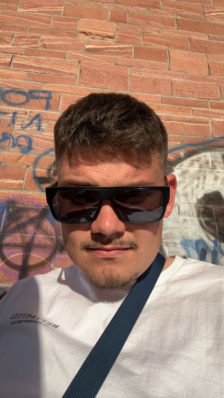  Aschaffenburg,   Dennis, 21 ,   ,   , c 