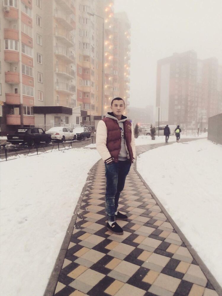  33345482  Temur, 27 ,    