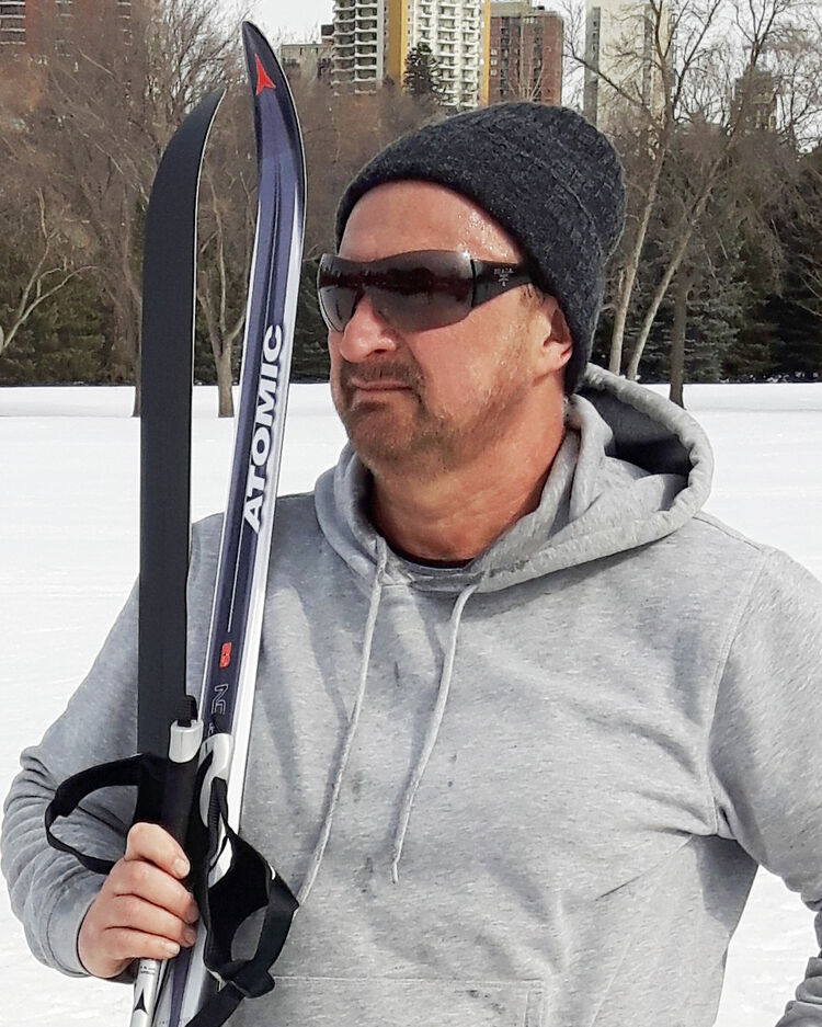  ,   Yar, 49 ,   c 