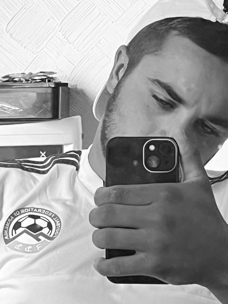  29322582  Samvel, 23 ,    