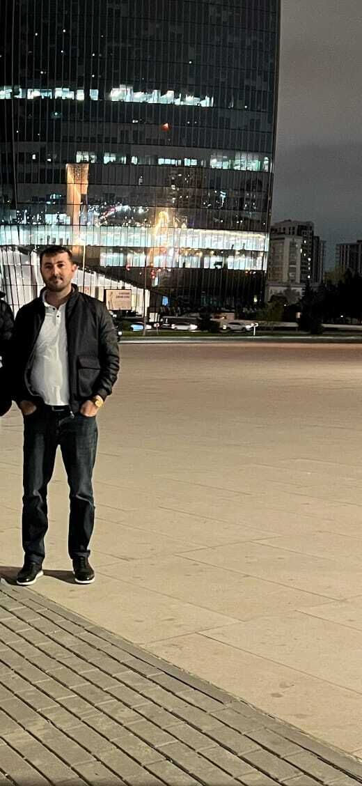  53371342  Elnur, 41 ,    