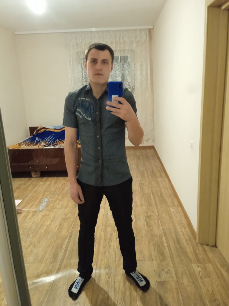  53854042  Andrej, 28 ,    