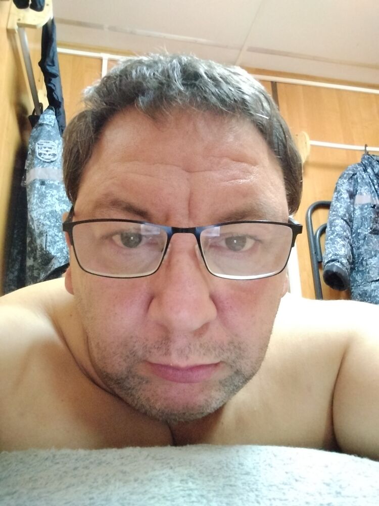  46912632  , 52 ,    