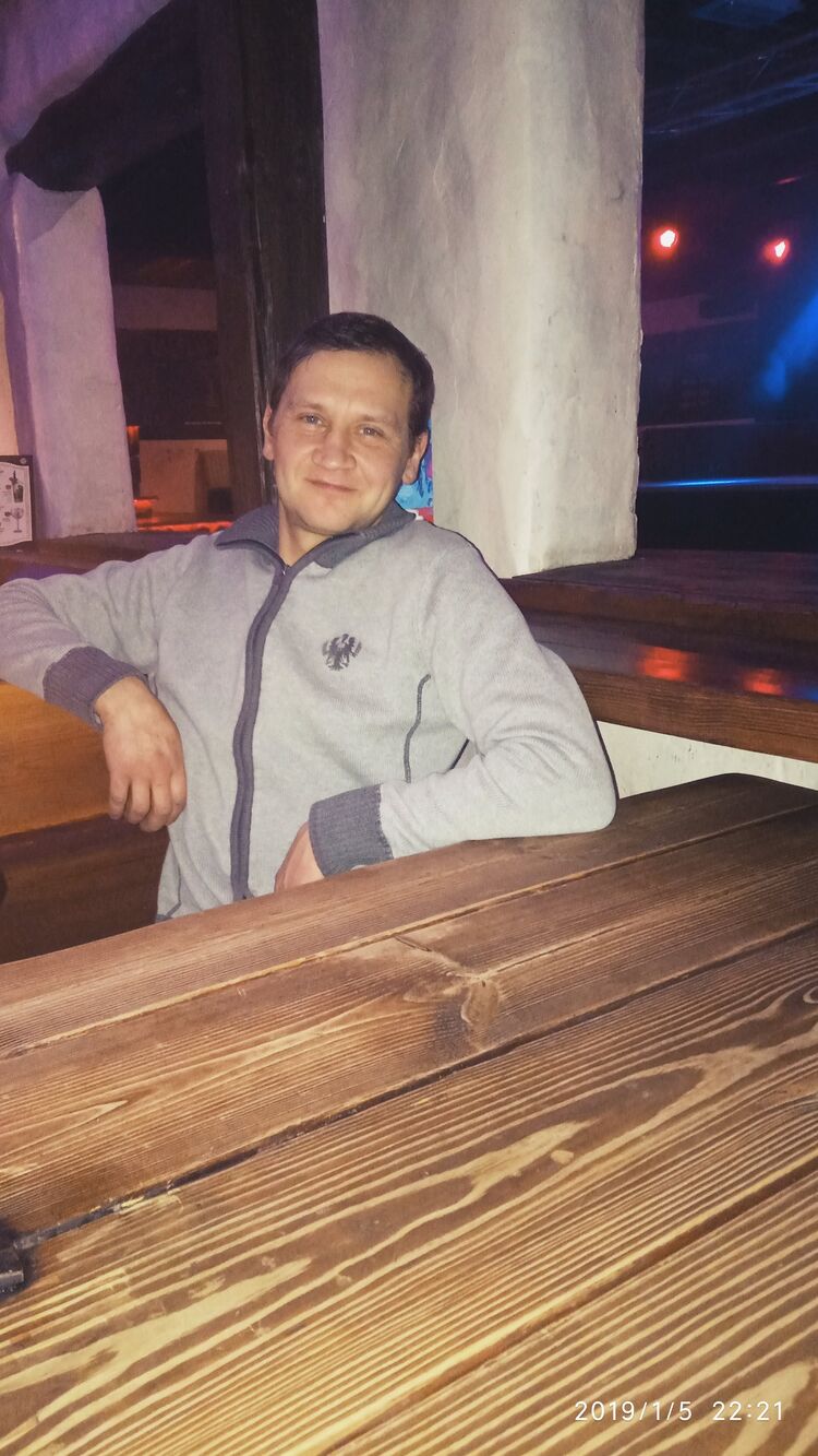  46004682  Vladimir, 46 ,    