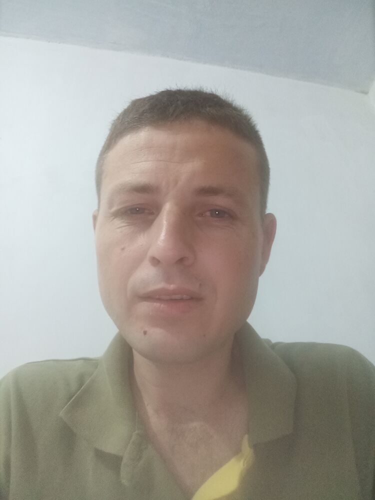  35807472  Alexandru, 30 ,    