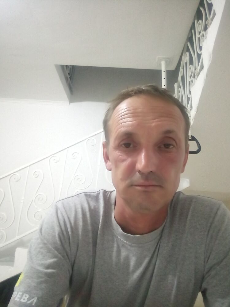  35534712  Ayrat, 49 ,    