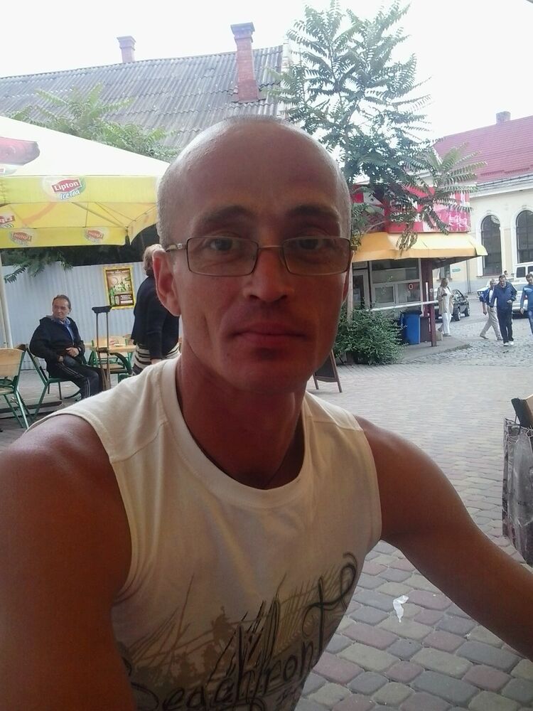 6972932  Vlad, 48 ,    