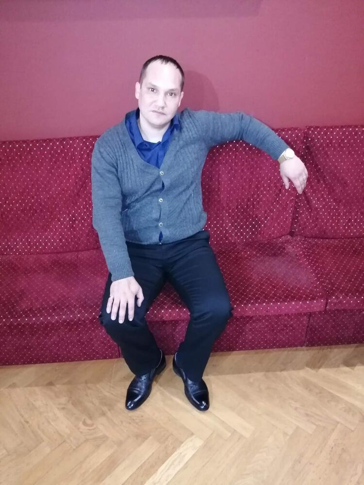  ,   Stas, 43 ,   c 