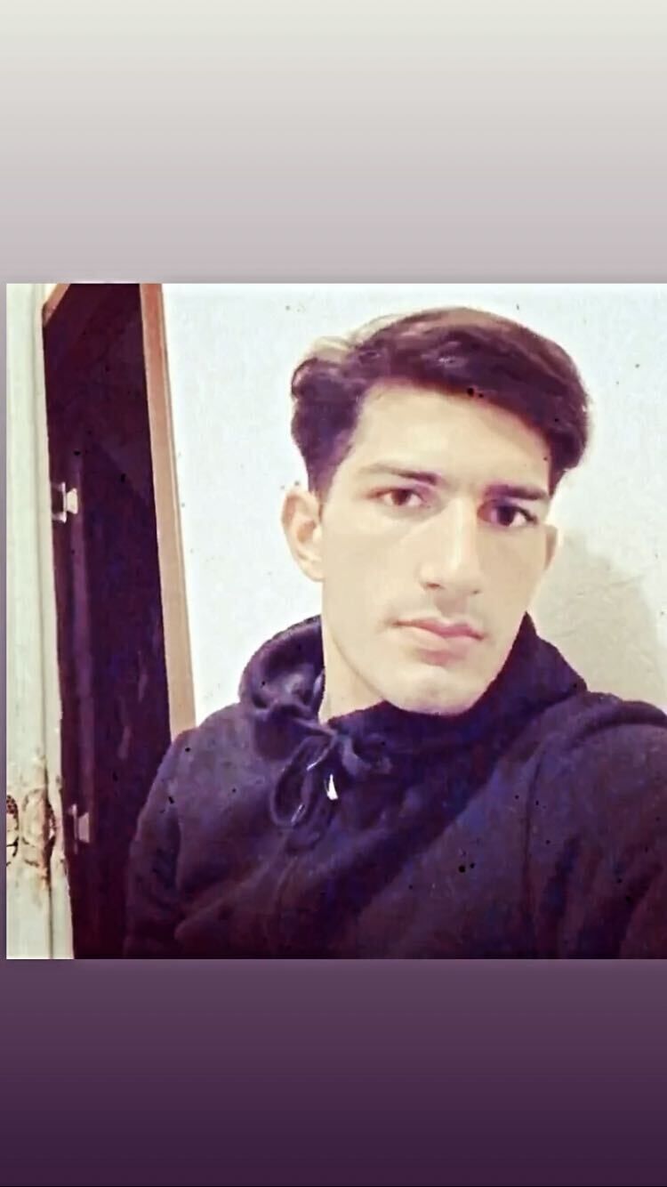 42654782  Zviad, 25 ,    