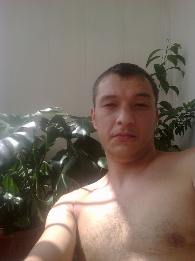  48296522  Denis, 44 ,    