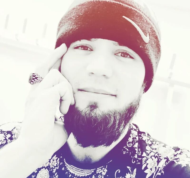  53135162  Sulik, 27 ,    