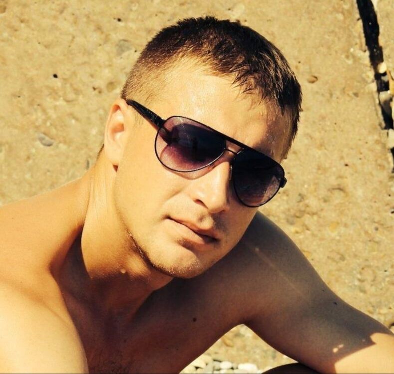  49015772  Alex, 34 ,    