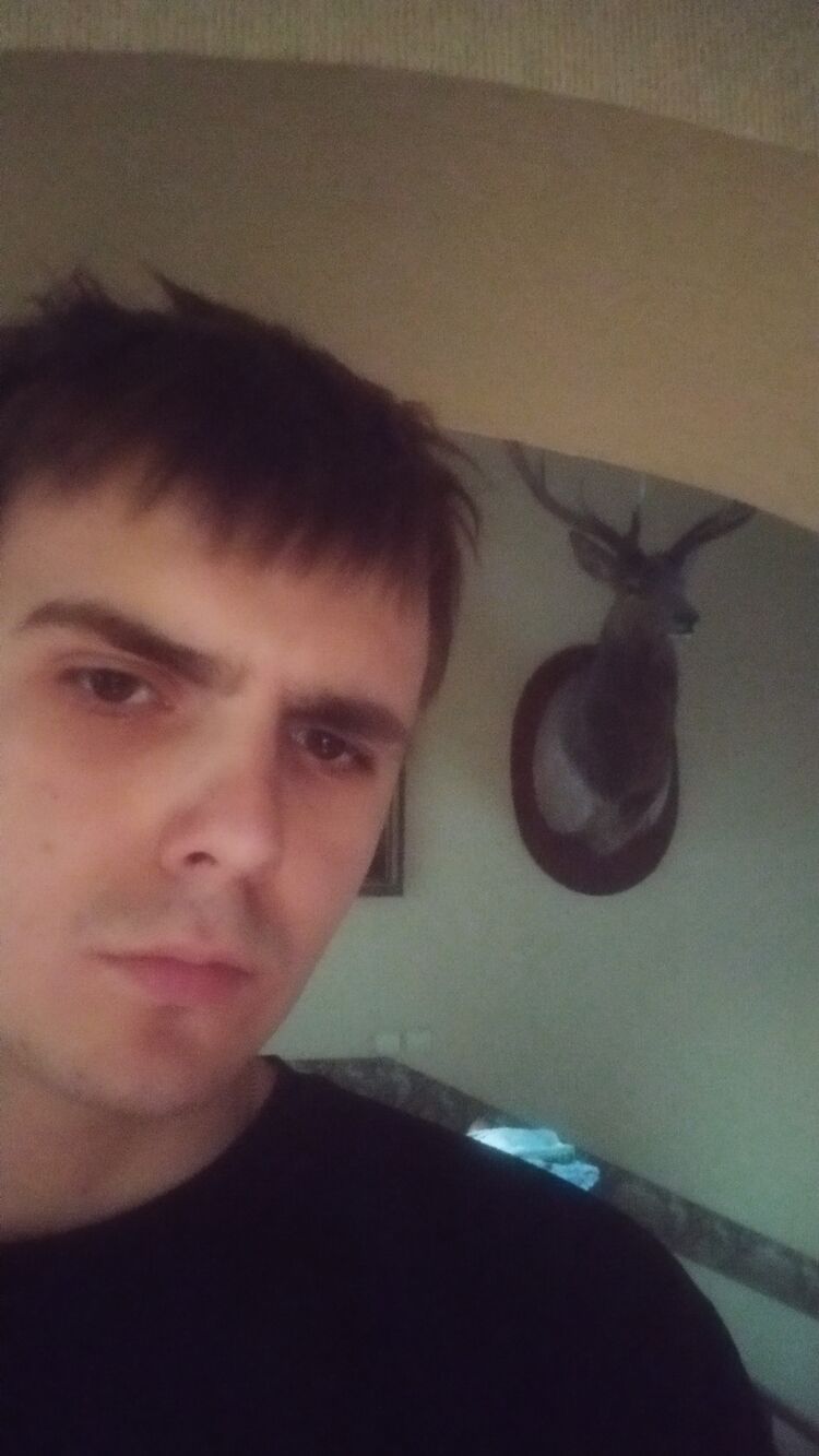  50468872  Qwescort, 20 ,    