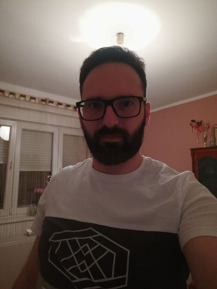  27197432  Lazar, 36 ,    