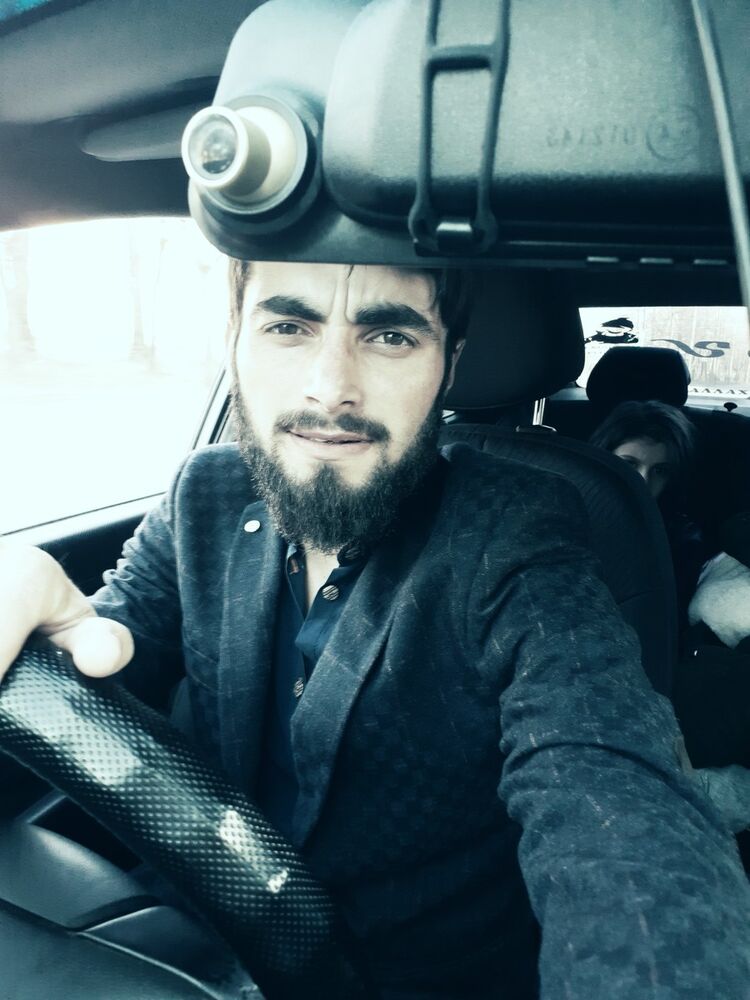  ,   Ali, 32 ,   ,   , c , 