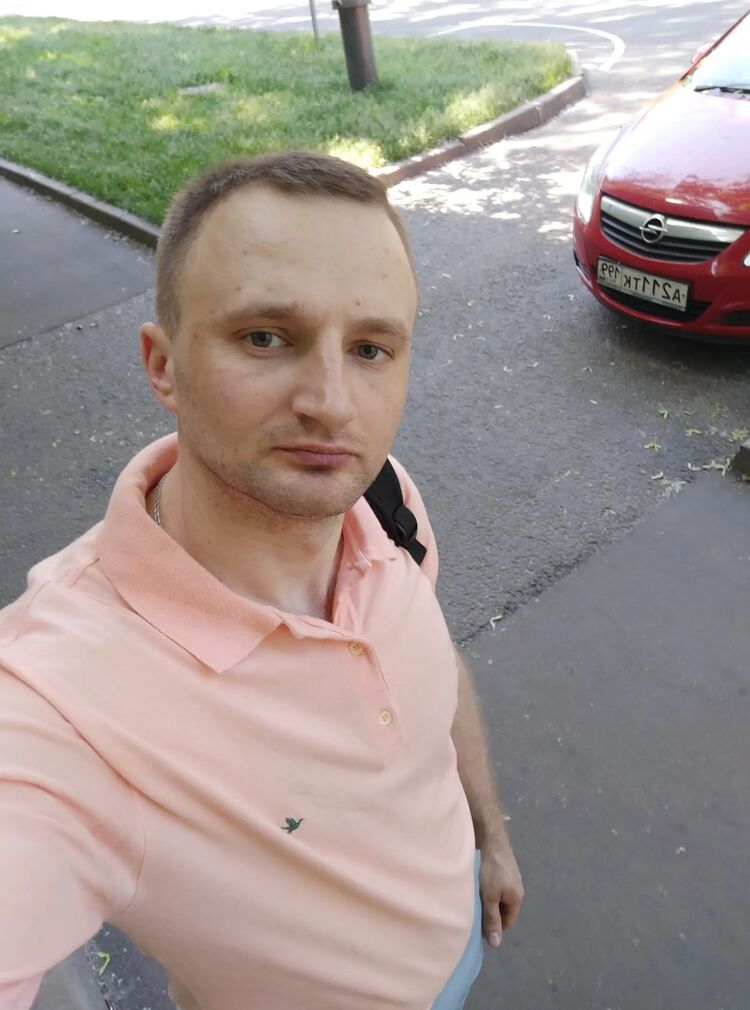  30027072  Andrei, 36 ,    