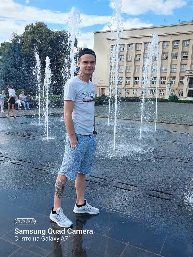  ,   Dimasik, 32 ,   ,   