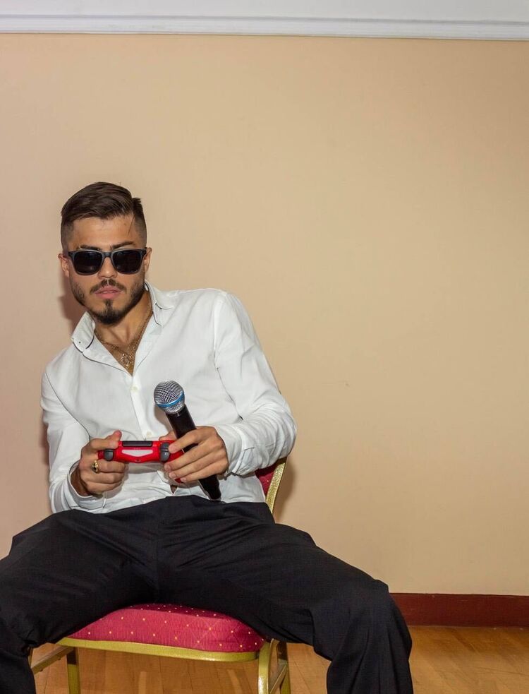  ,   Pablo, 22 ,   ,   , c 