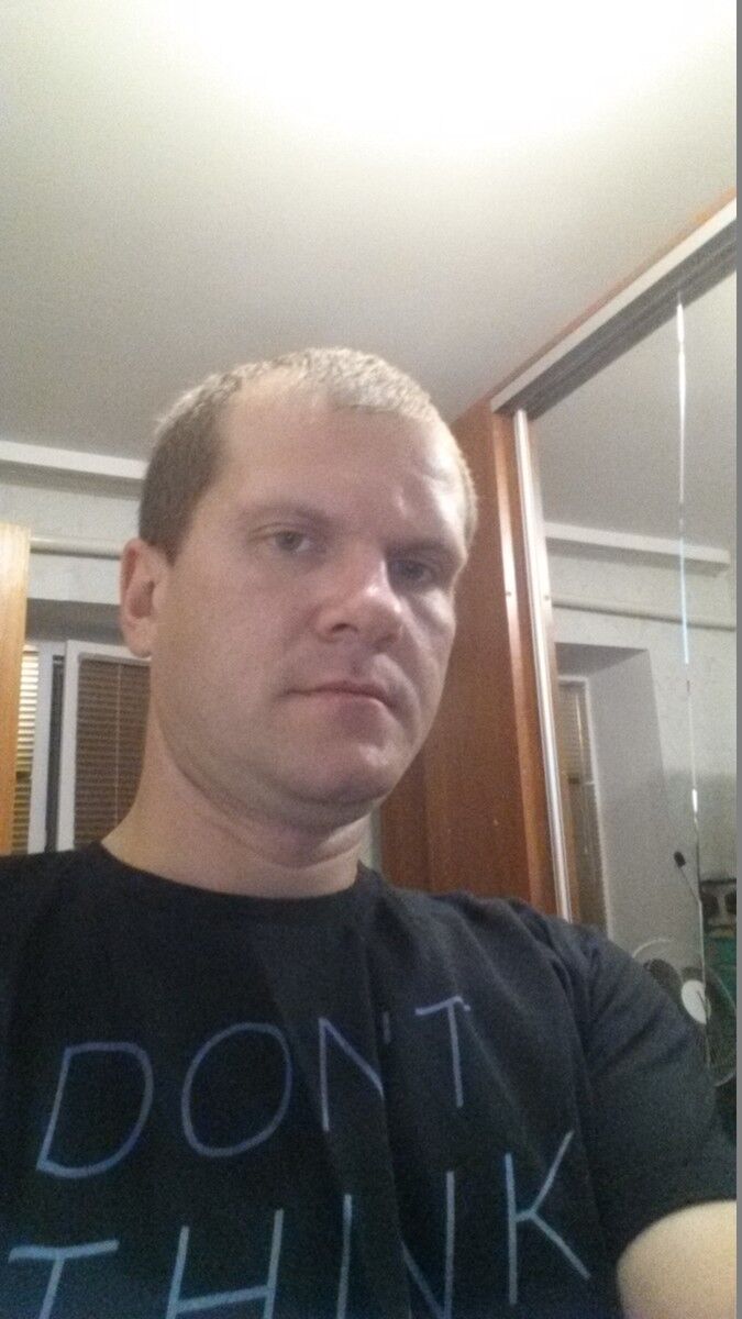  4698382  Sergei, 39 ,    