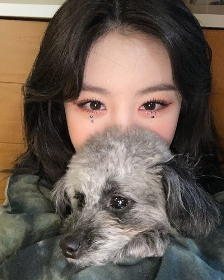  36088482  Soojin, 26 ,    