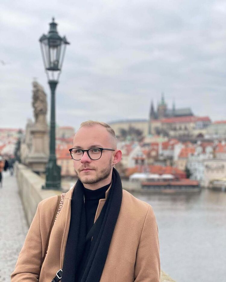  51937232  SURO, 34 ,    